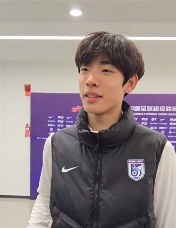  國青歸來上演中超首秀，朱鵬宇：感覺很好，場上大哥們很支持我