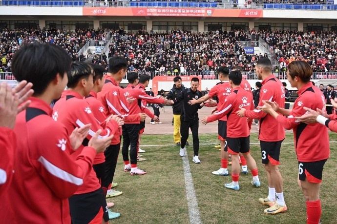  今日賽前，俱樂部為前球員馬曉磊及文爍舉行了退役儀式