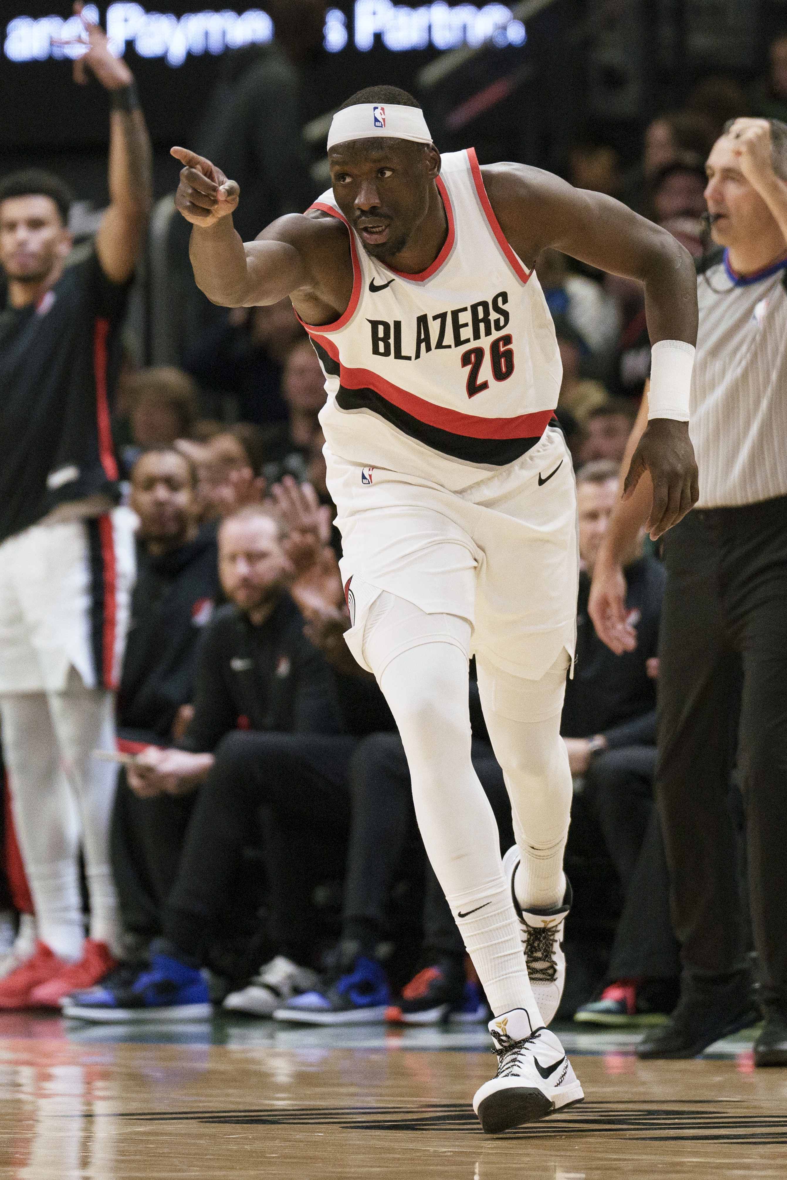  CBA名宿！里斯上半場三分4中3 11分鐘砍下11分5籃板