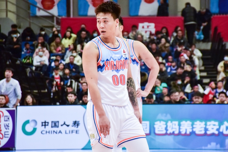  開場就手感熱！趙睿首節(jié)僅8分鐘 5中4&三分2中2拿到11分