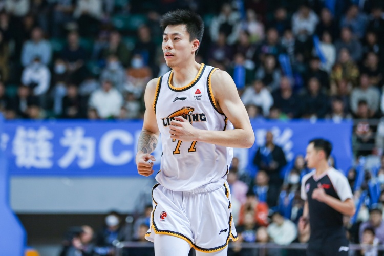  復(fù)出還要找狀態(tài)！張鎮(zhèn)麟半場6中1僅拿2分1板4助1斷