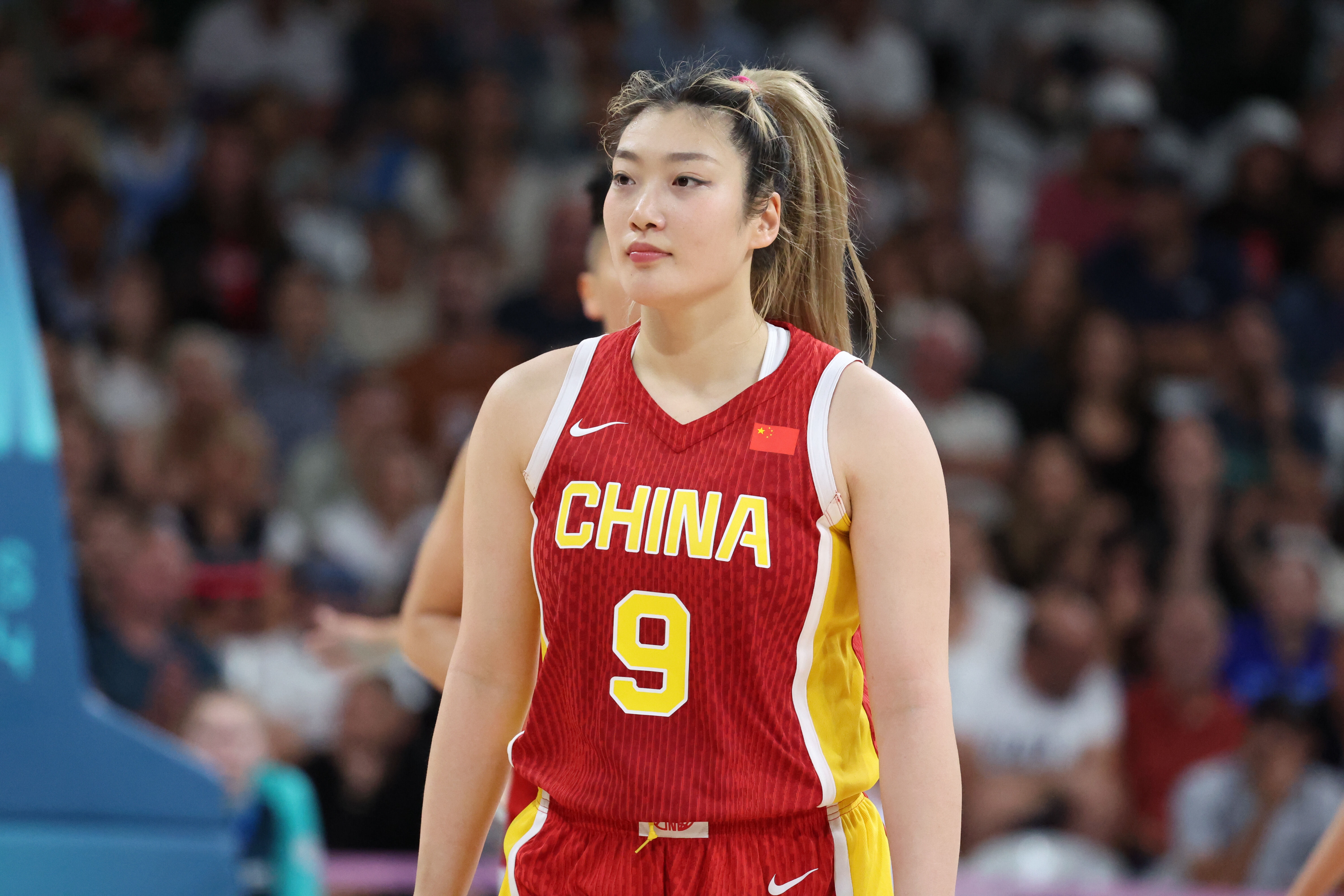  李夢三八婦女節(jié)更博：致敬每一個我們 祝我們節(jié)日快樂！