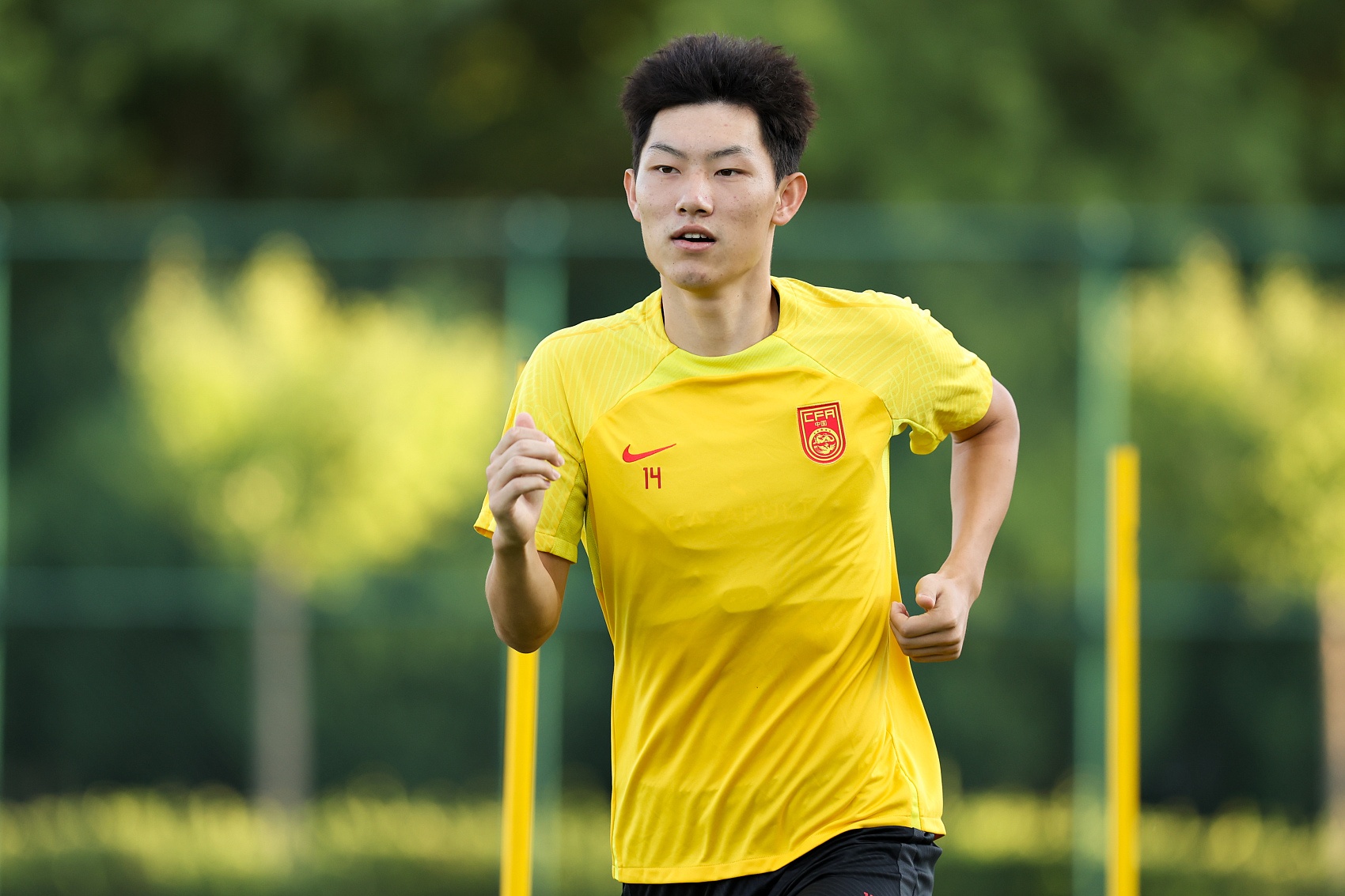  魯媒：泰山隊(duì)抵達(dá)梅州五外援齊整，四名國(guó)腳可出戰(zhàn)史松宸隨隊(duì)