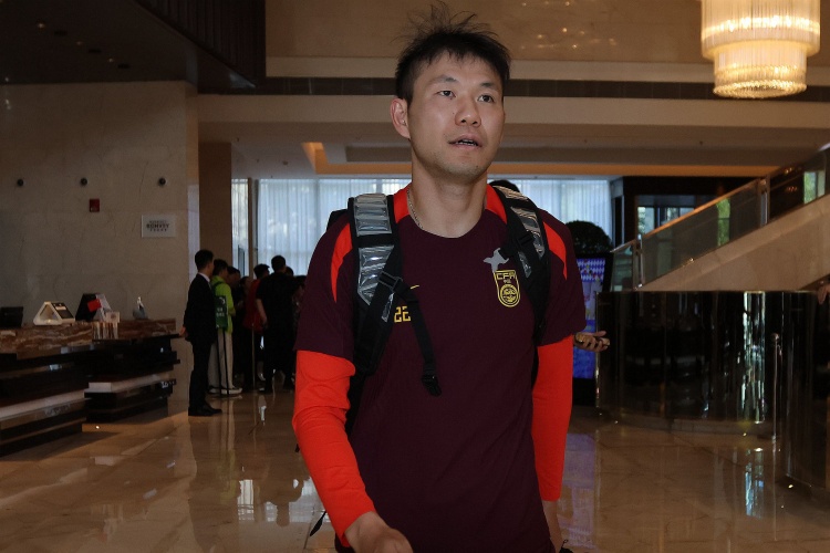  李源一3次助攻位居助攻榜榜首，李璇：再看伊萬發(fā)言覺得有種錯亂