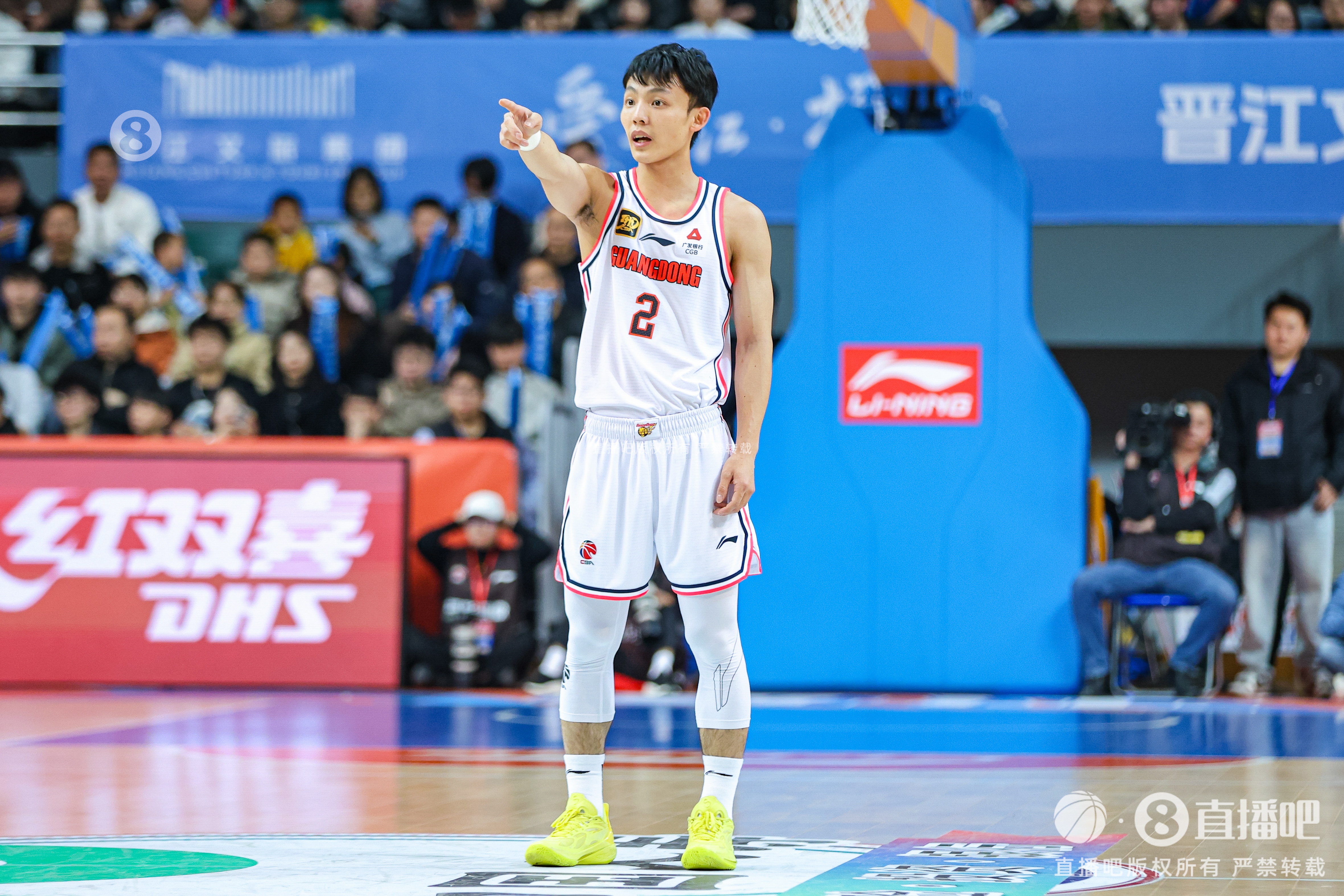  手熱！徐杰打滿首節(jié)5中4拿到10分2助 正負值+17