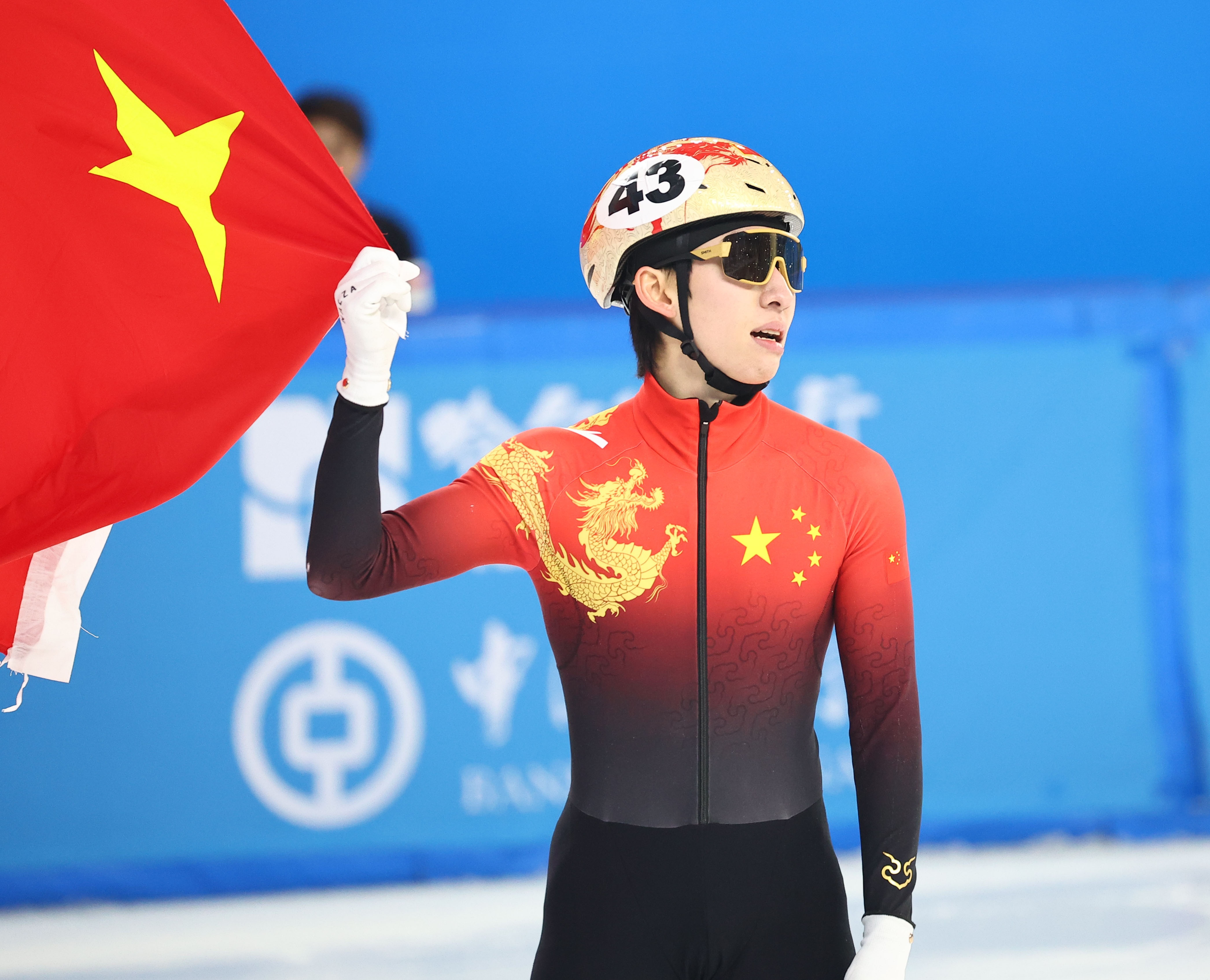  媒體人：中國冰雪歸化非常成功，但足球歸化花更多錢卻連水花都沒
