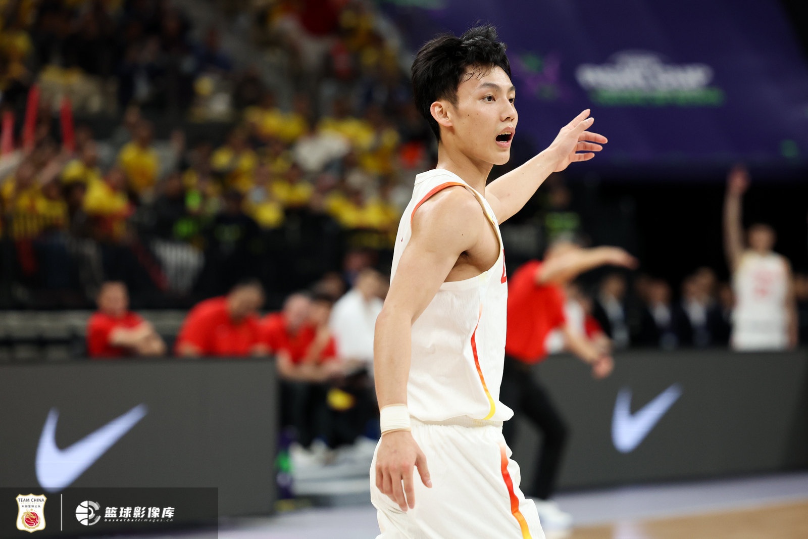  首發(fā)出戰(zhàn)不在狀態(tài)！徐杰全場(chǎng)3中0沒得分 拿到3板1助2斷另2失誤