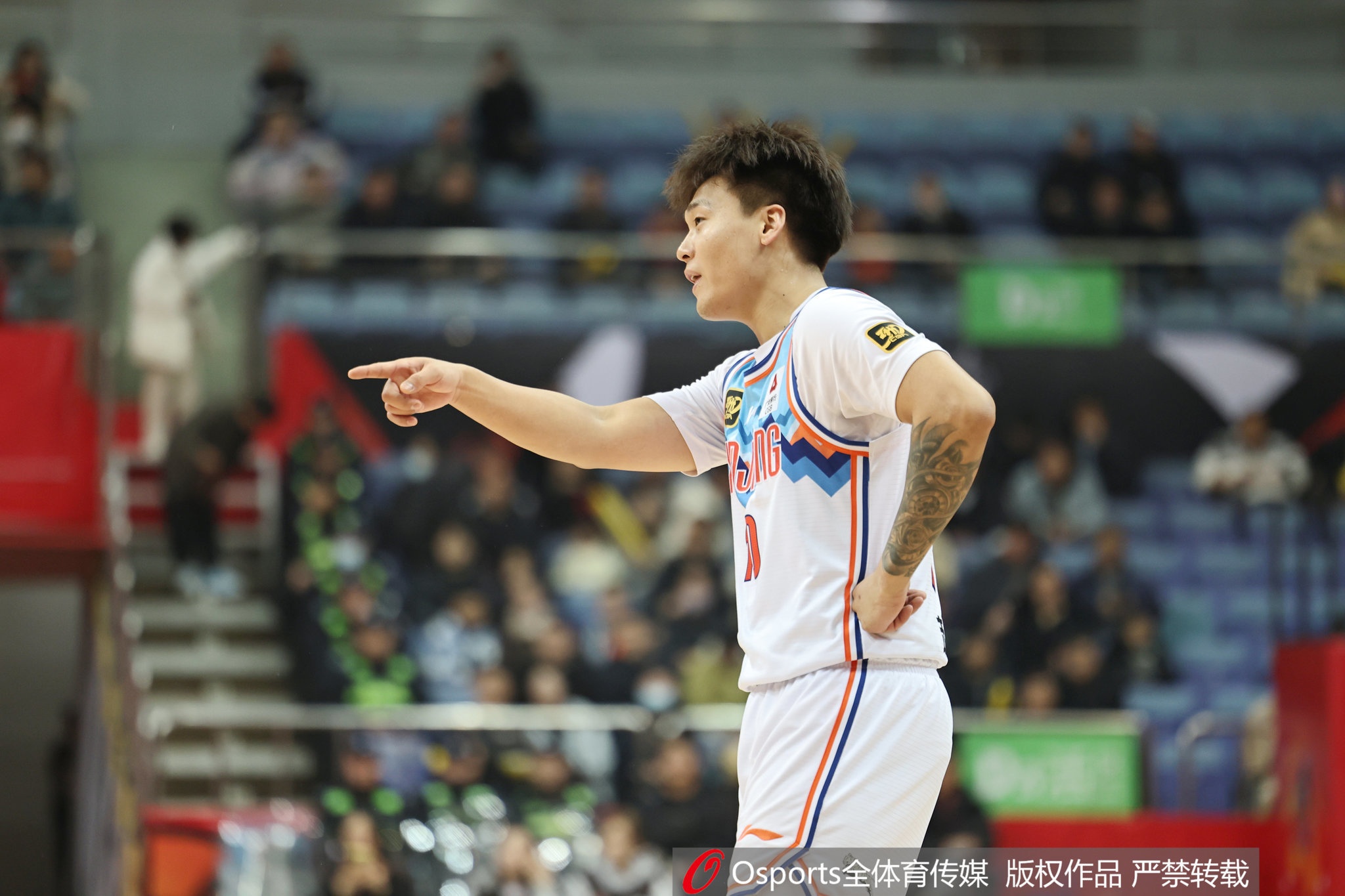  首戰(zhàn)舊主！趙睿半場5中1僅拿4分3板3助1斷 正負值-19